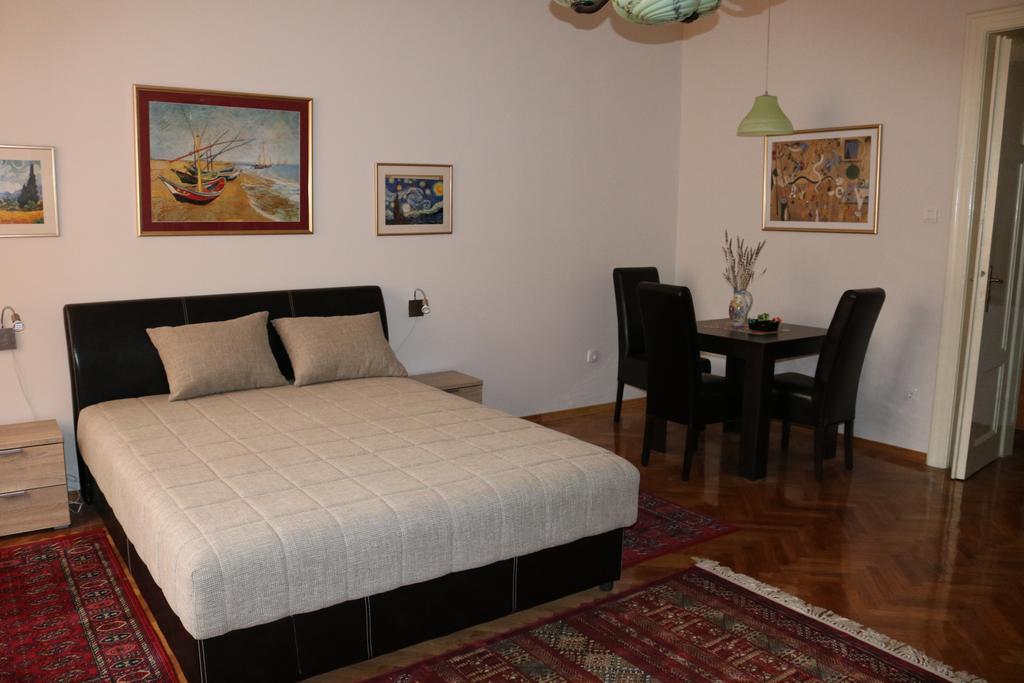 Apartment Centrum Novi Sad Buitenkant foto