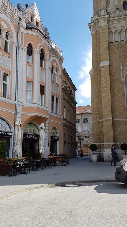 Apartment Centrum Novi Sad Buitenkant foto