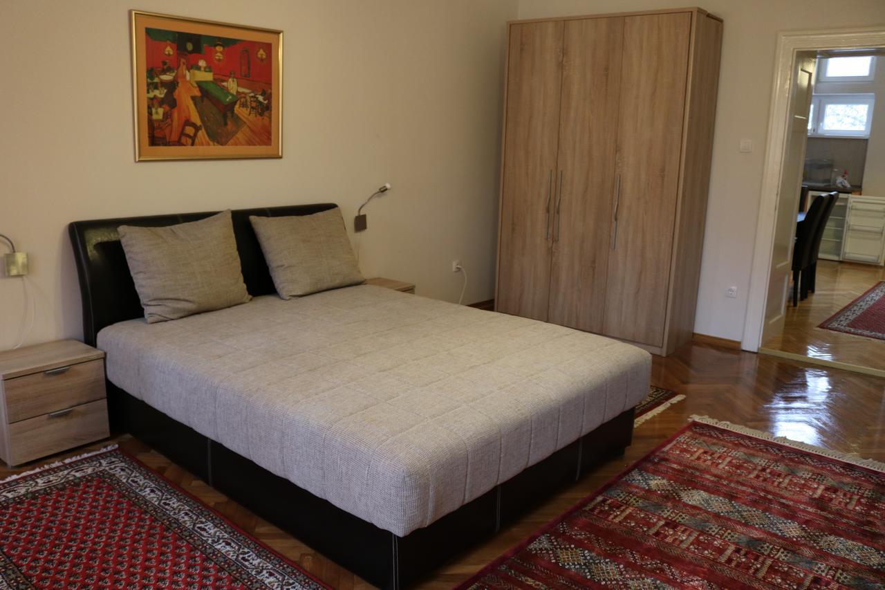 Apartment Centrum Novi Sad Buitenkant foto